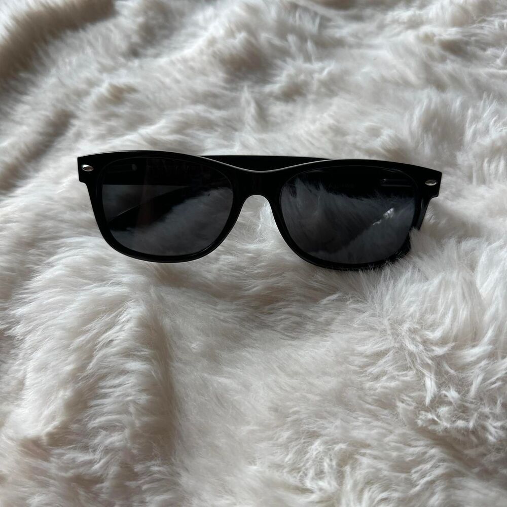 Foster-grant Women's Black Sunglasses
